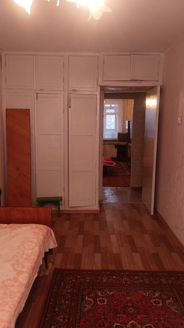 Срочная продажа. Продаётся 2-х комн. кв-ра на кв.Гагарина 4/5 эт. Не угловая. Автономное отопление. Комнаты изолированы. С/у раздельно. Удобное место расположения. Развитая инфраструктура. . Собственники лично на сделку. Задолженностей нет. Цена 4,5 млн.Тел.: +79595071019....